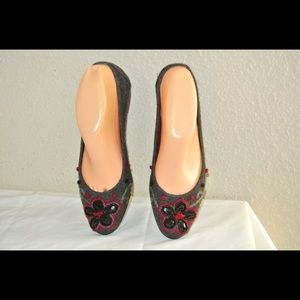 Brand new Stuart Weitzman flats size 6